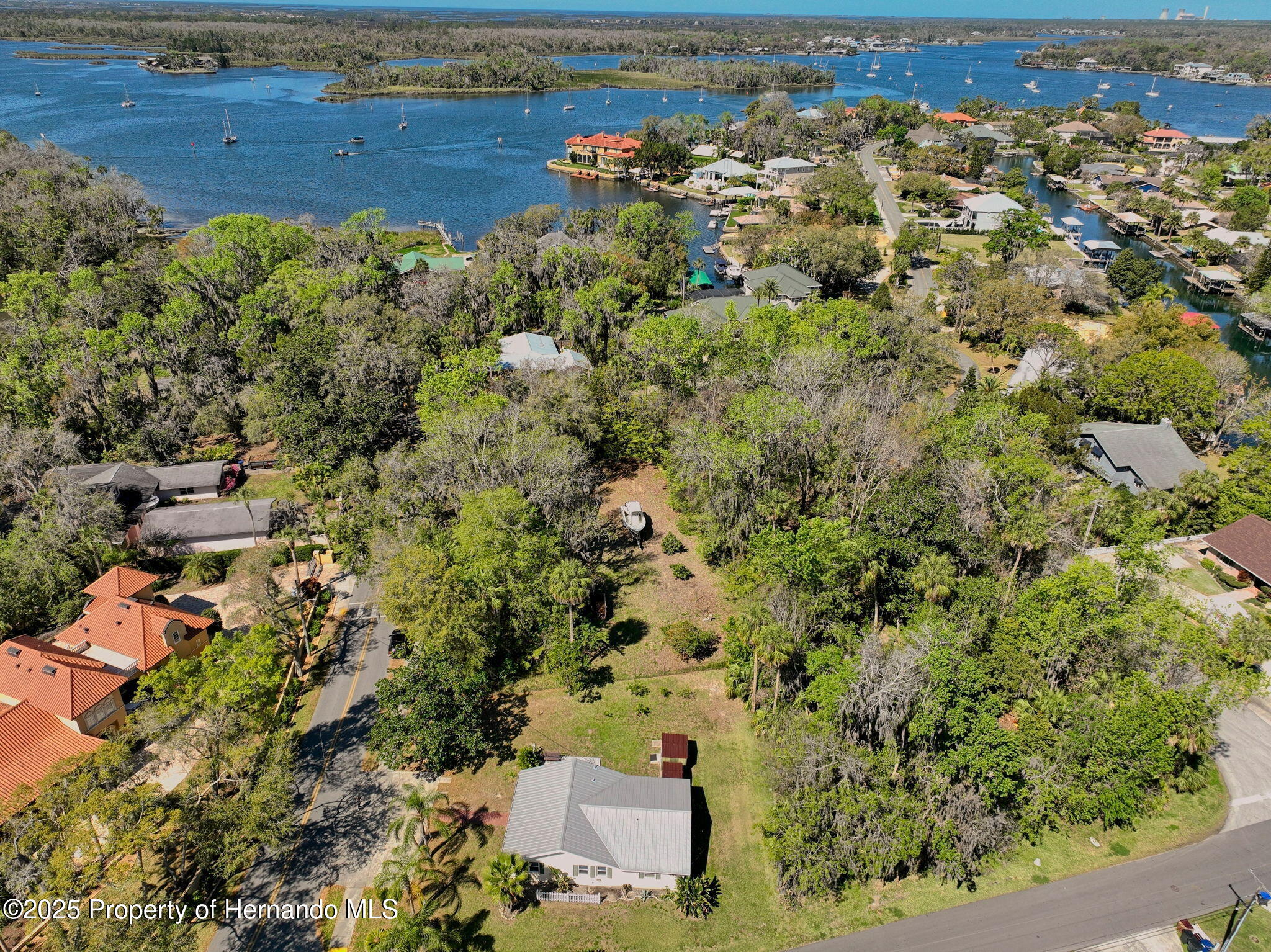 1149 SE Kings Bay Drive