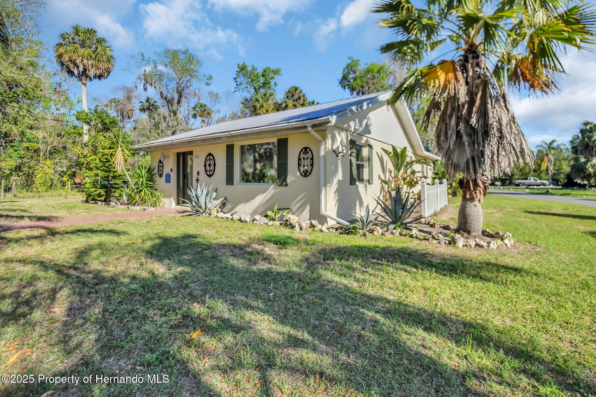 1149 SE Kings Bay Drive