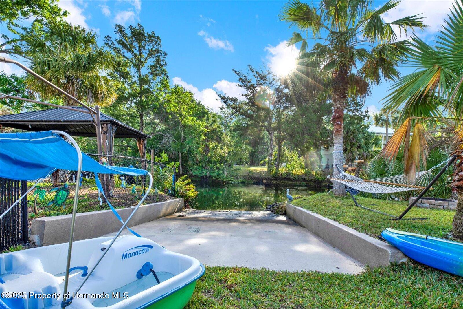 6220 Island Drive