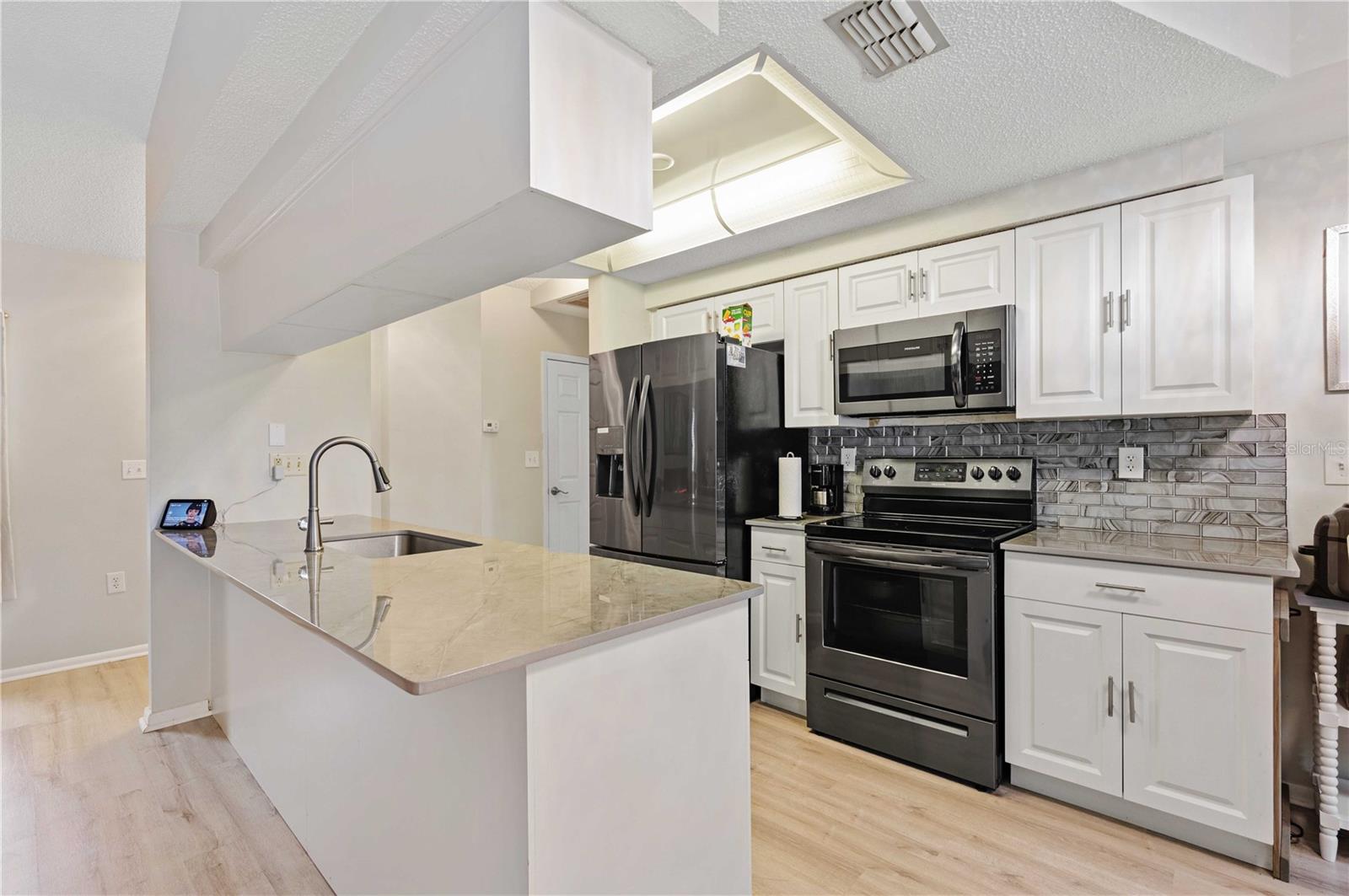 10207 HAYWARD RD
