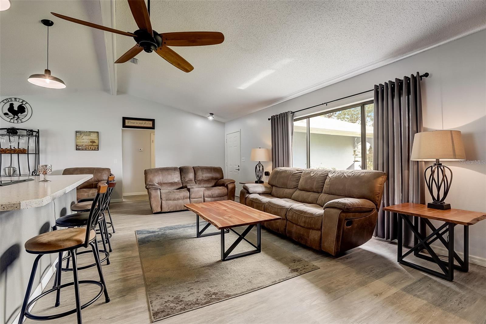 11479 KERRIDALE AVE