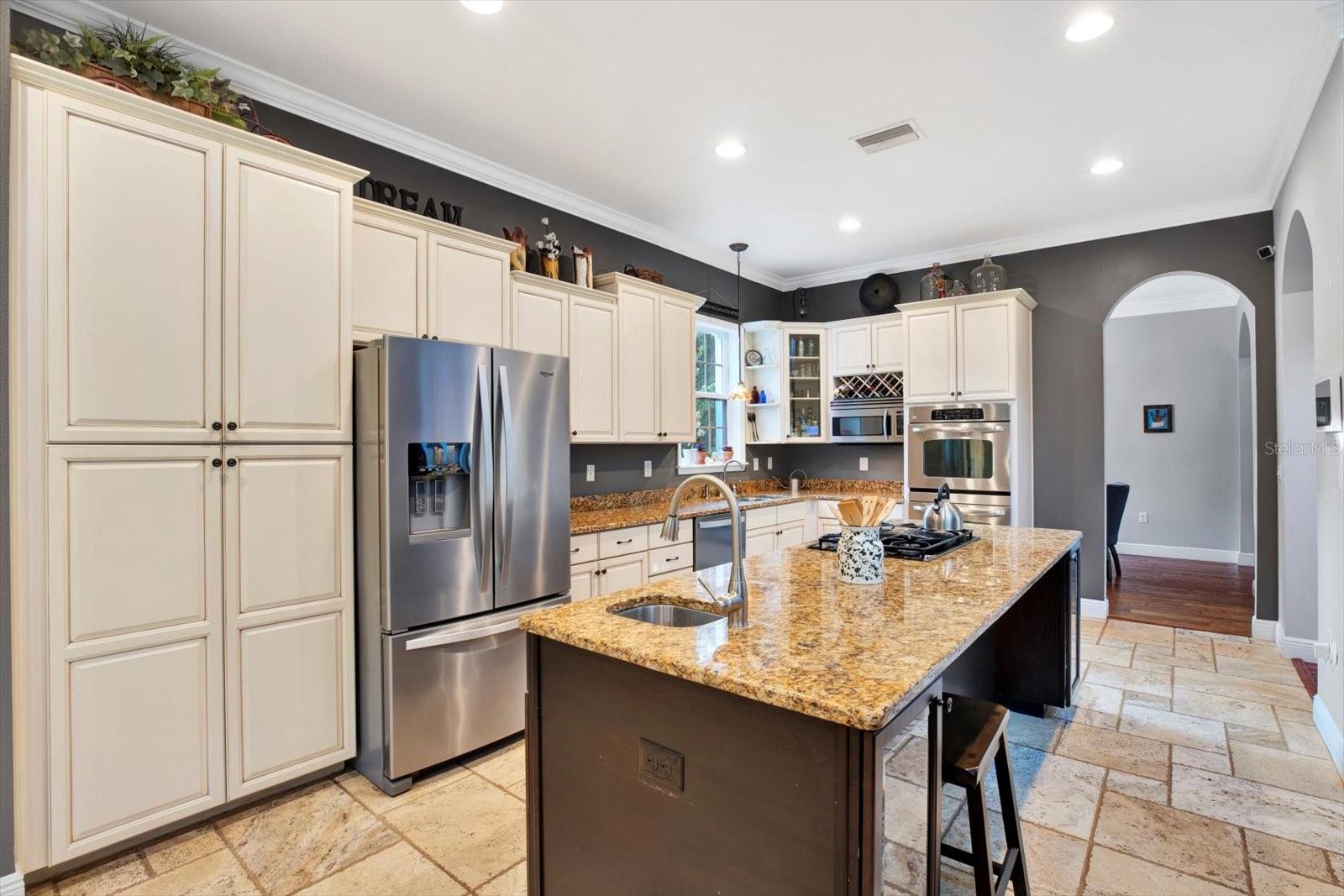 22763 SKYVIEW CIR