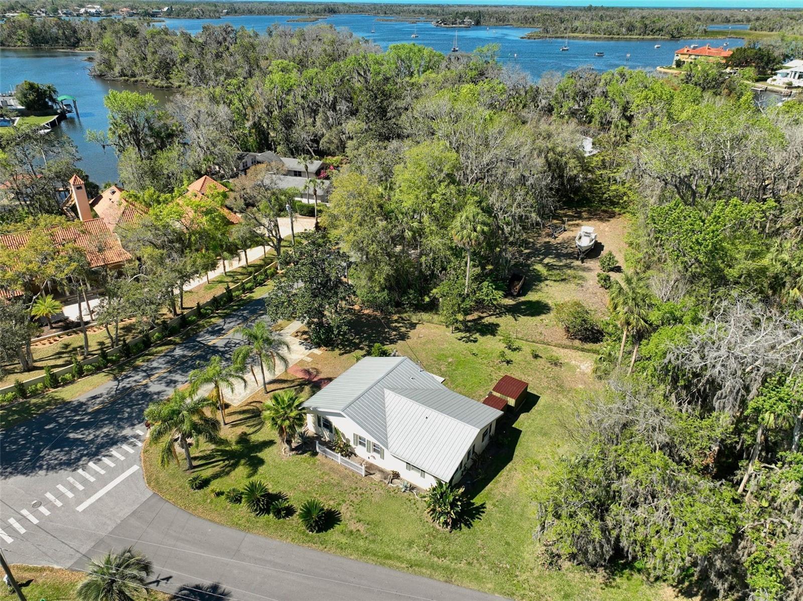 1149 SE KINGS BAY DR