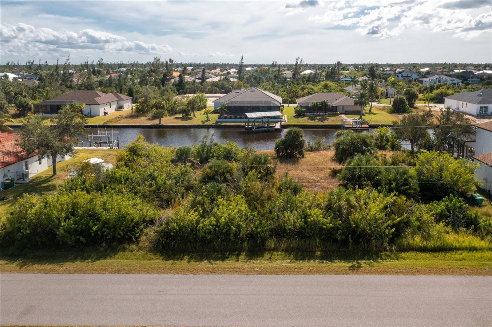 15882 VISCOUNT CIRCLE