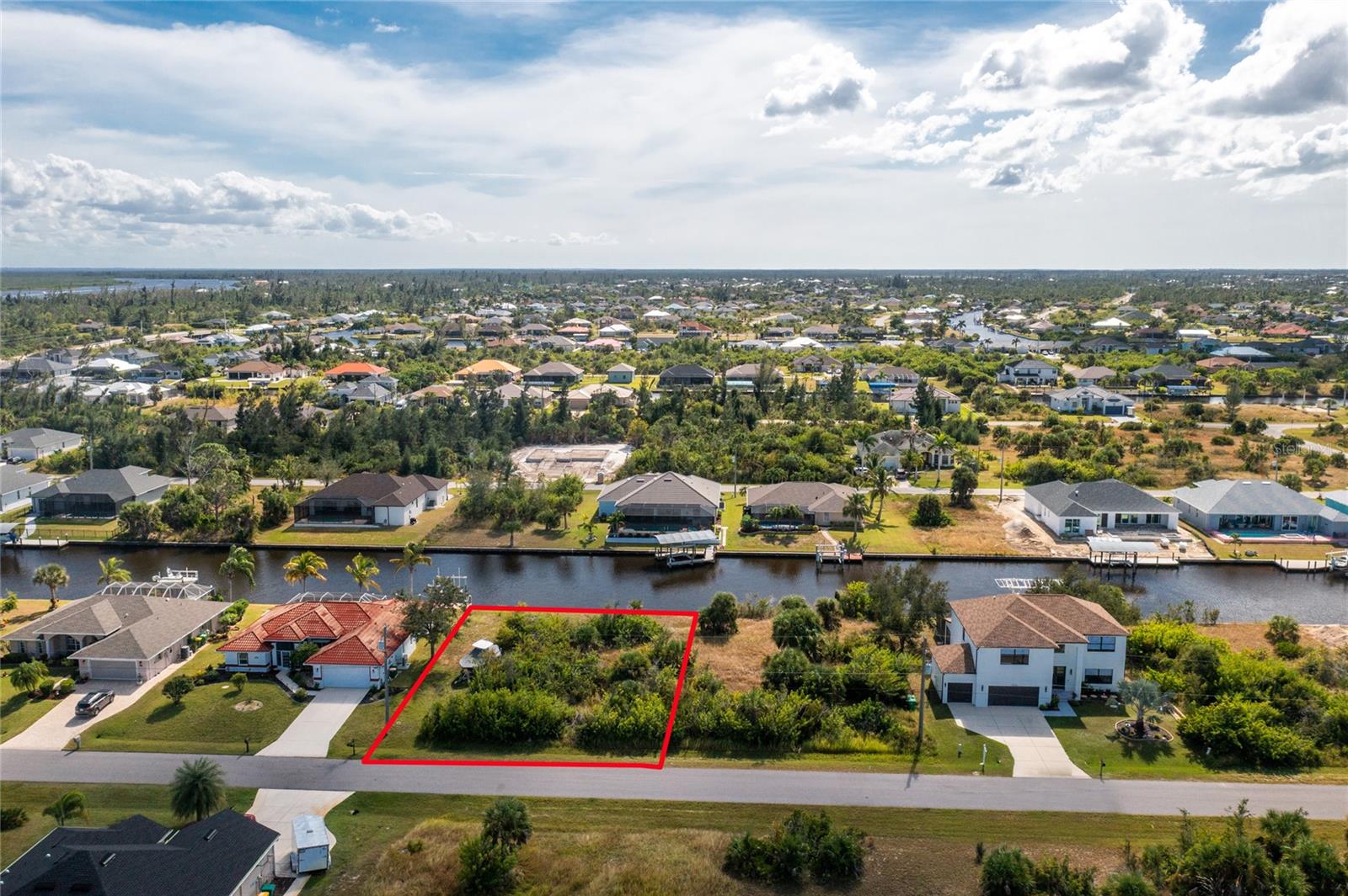 15882 VISCOUNT CIRCLE