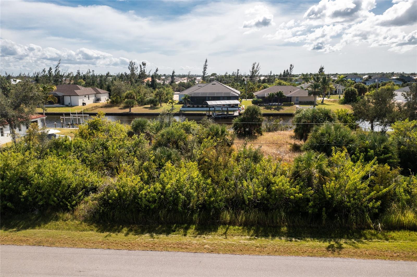 15882 VISCOUNT CIRCLE