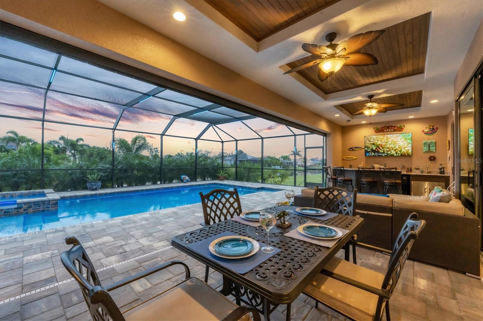 206 W PINE VALLEY LANE