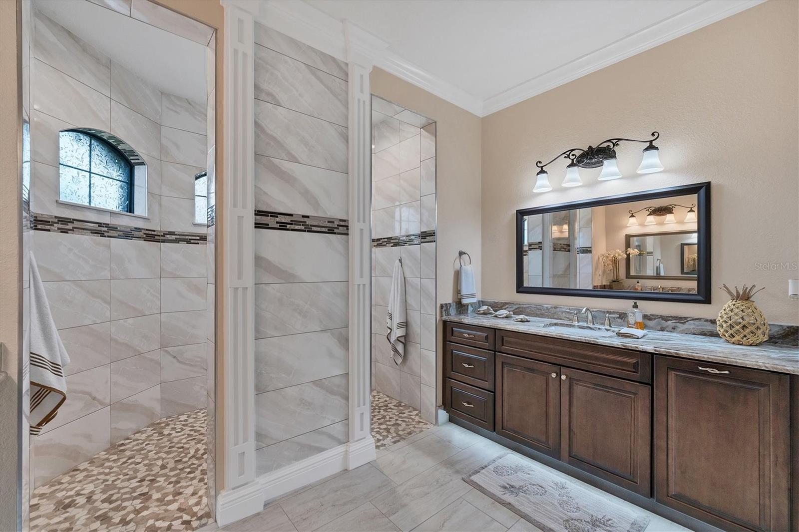 206 W PINE VALLEY LANE