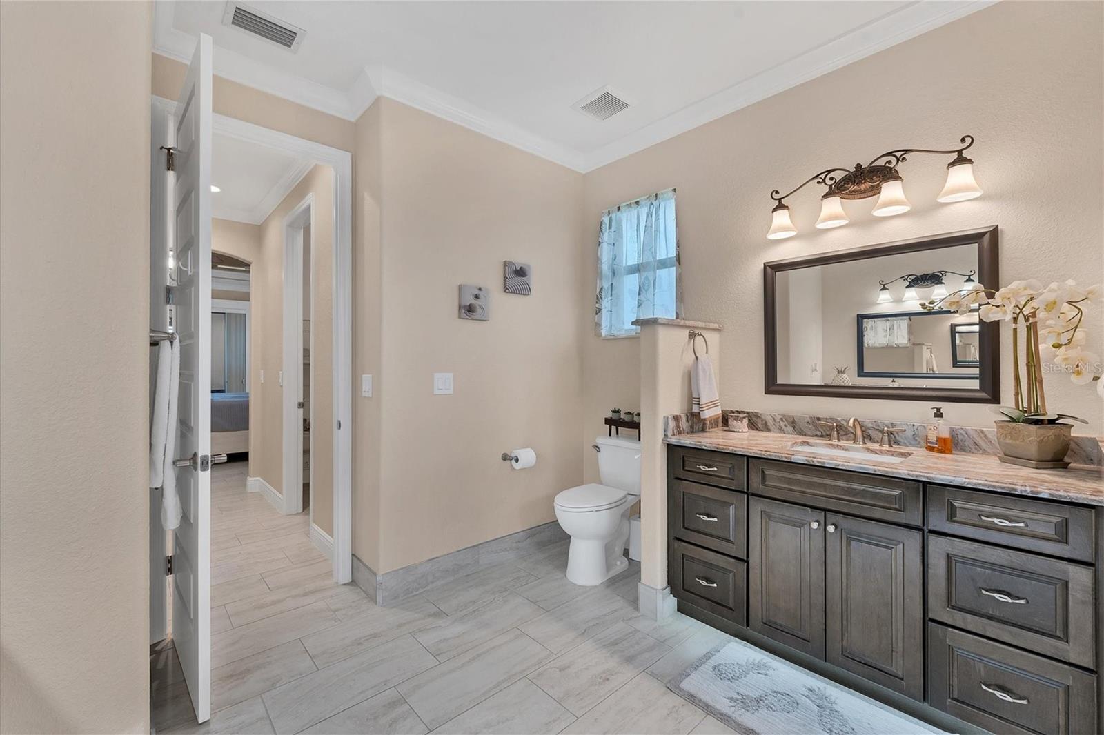 206 W PINE VALLEY LANE