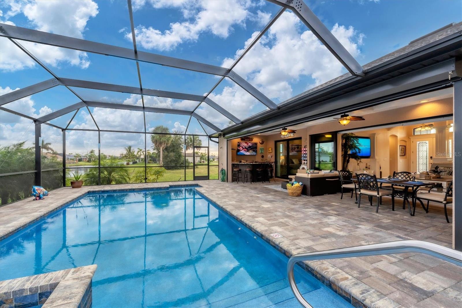 206 W PINE VALLEY LANE