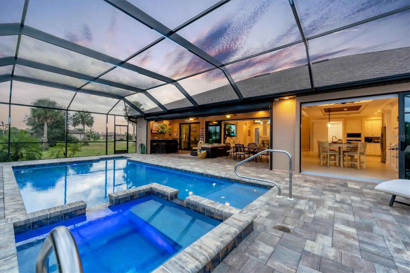 206 W PINE VALLEY LANE