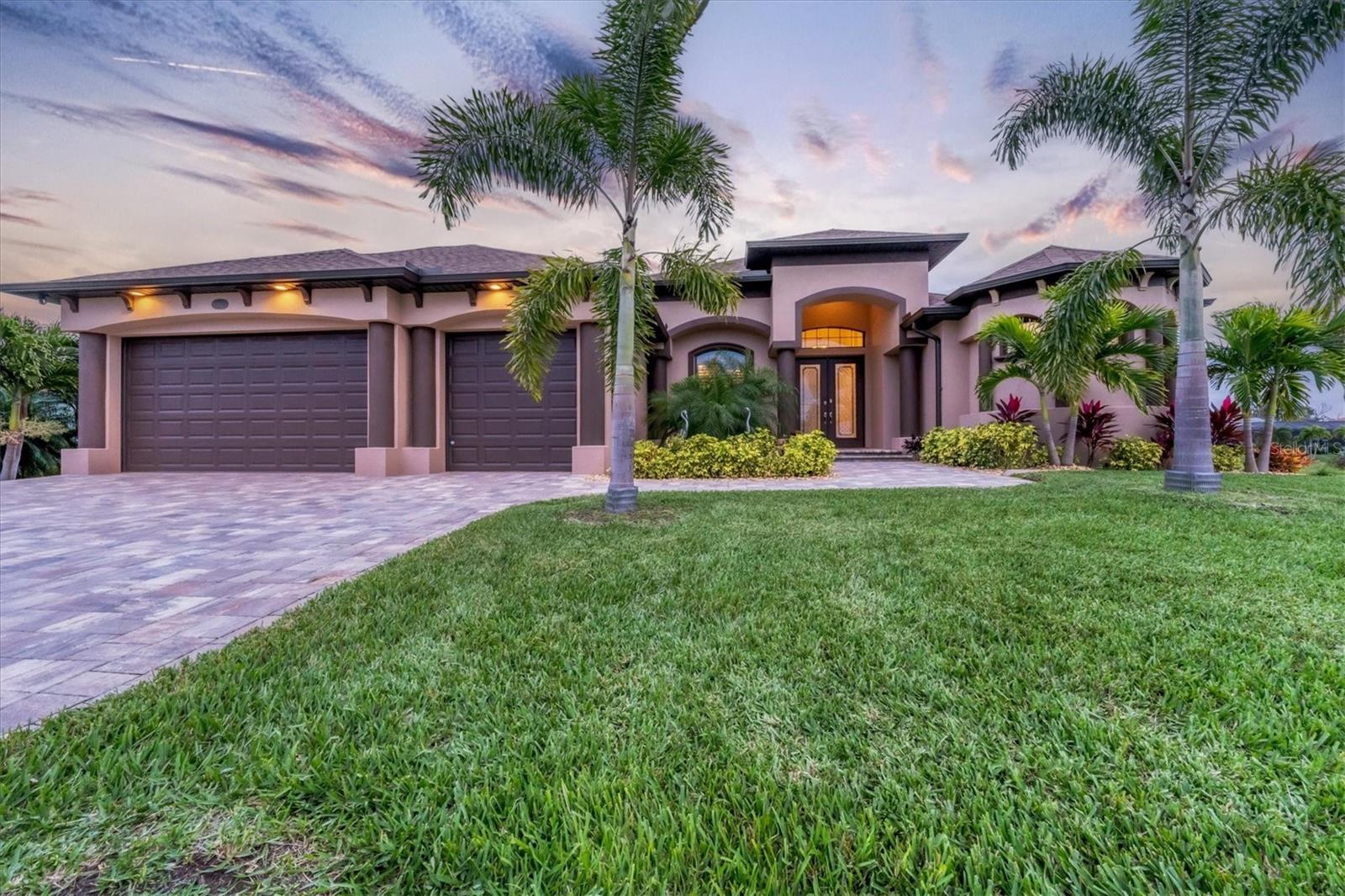 206 W PINE VALLEY LANE