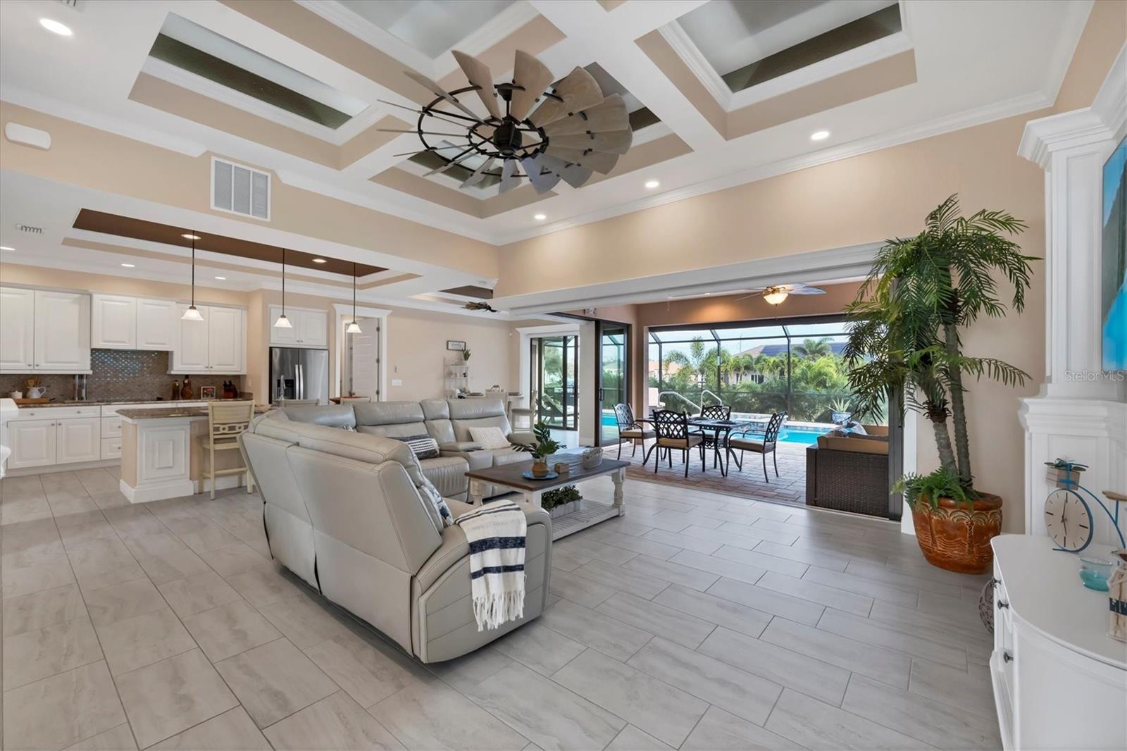 206 W PINE VALLEY LANE