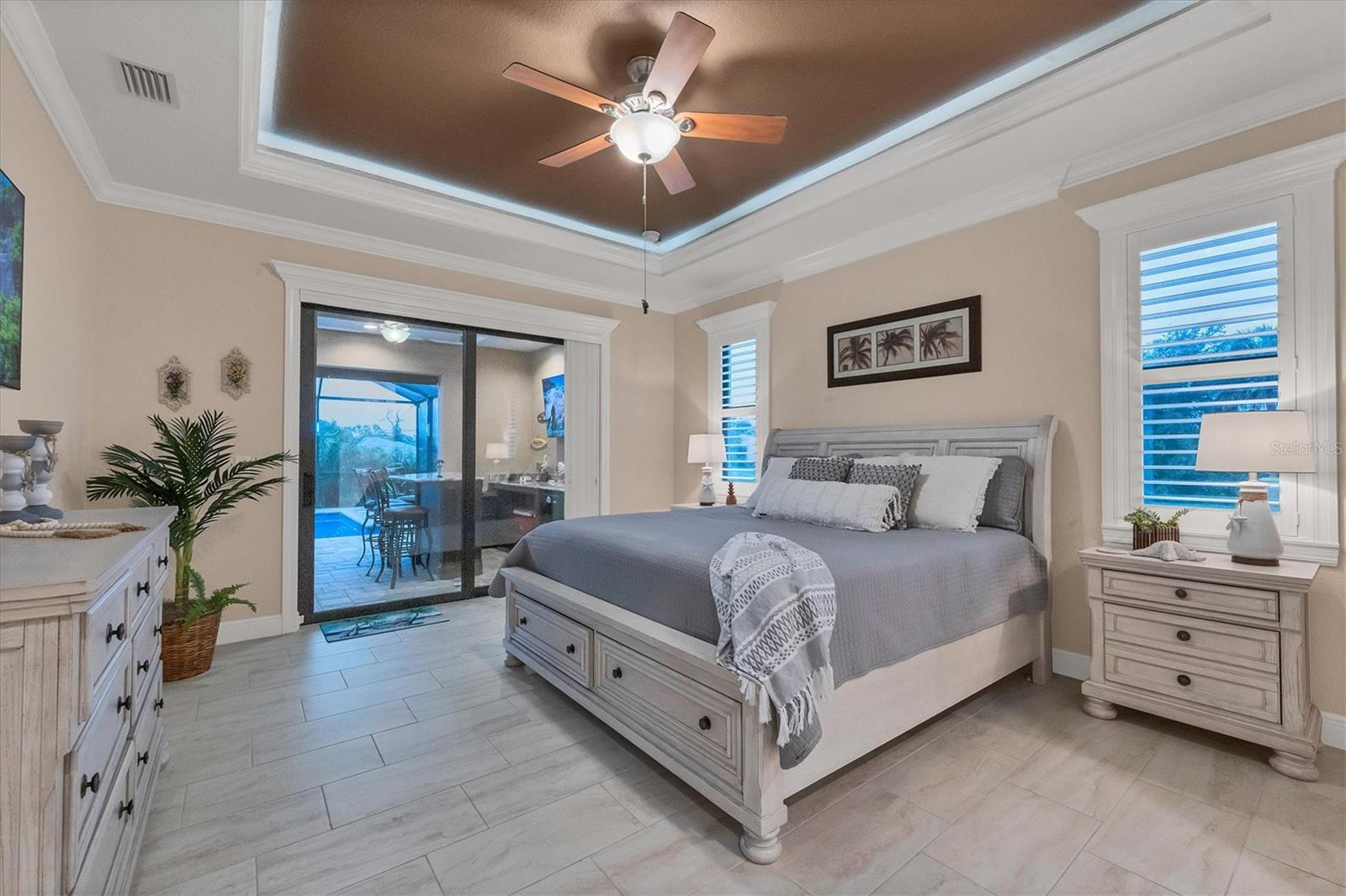 206 W PINE VALLEY LANE