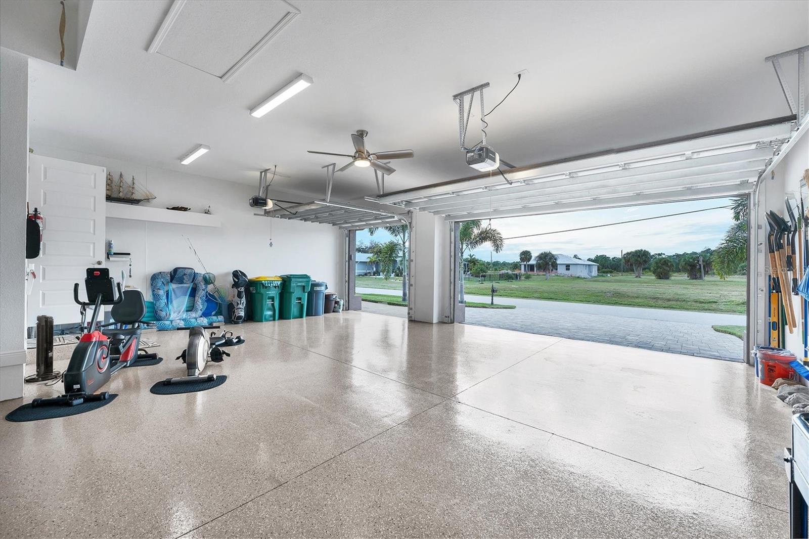 206 W PINE VALLEY LANE