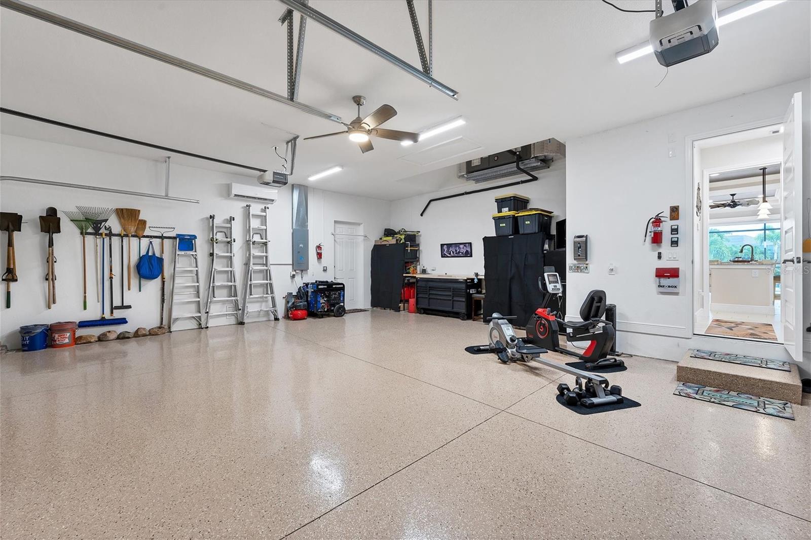 206 W PINE VALLEY LANE