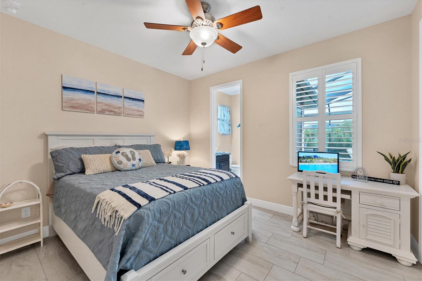 206 W PINE VALLEY LANE