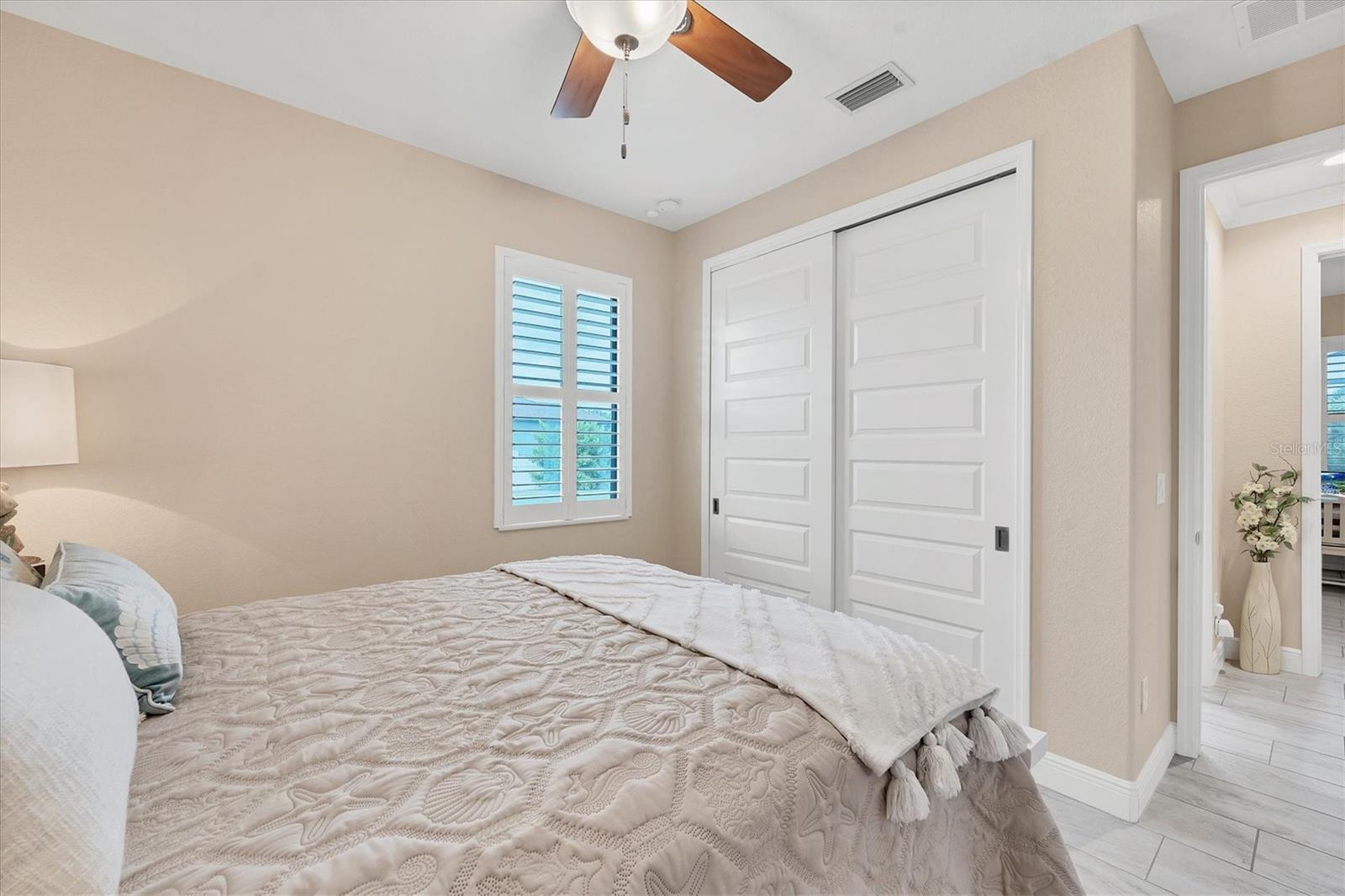 206 W PINE VALLEY LANE