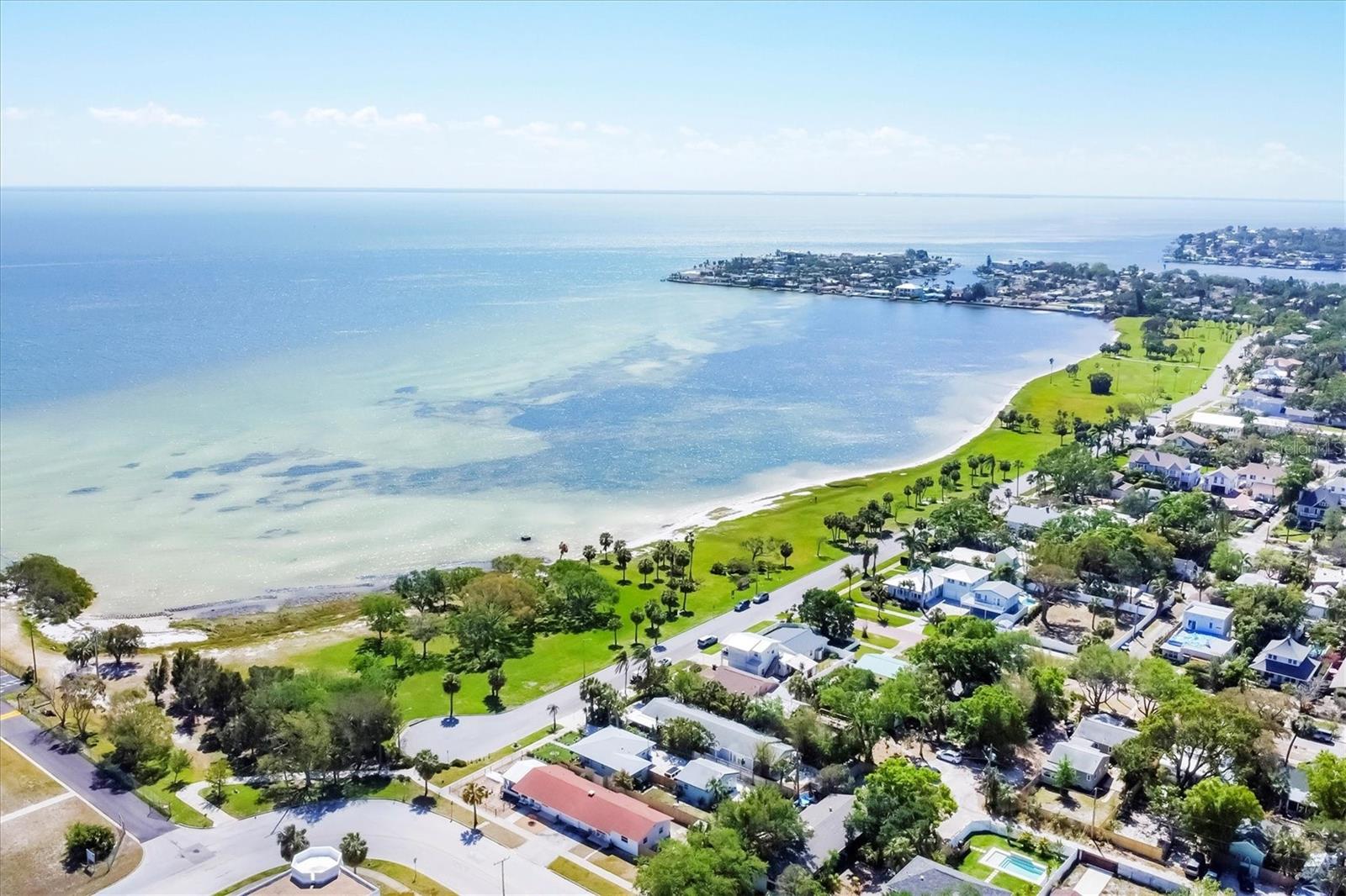 1501 BEACH DR SE
