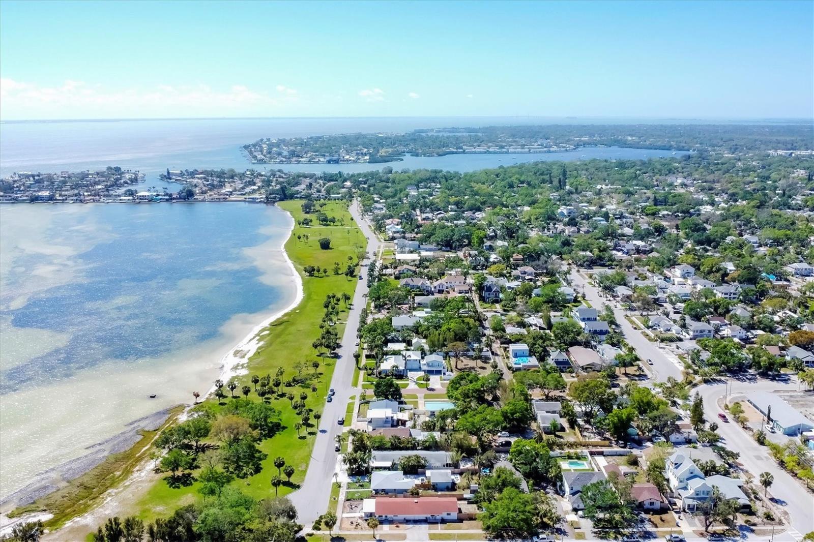 1501 BEACH DR SE