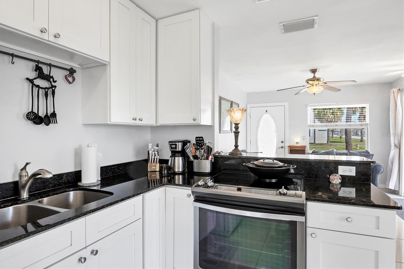 1501 BEACH DR SE