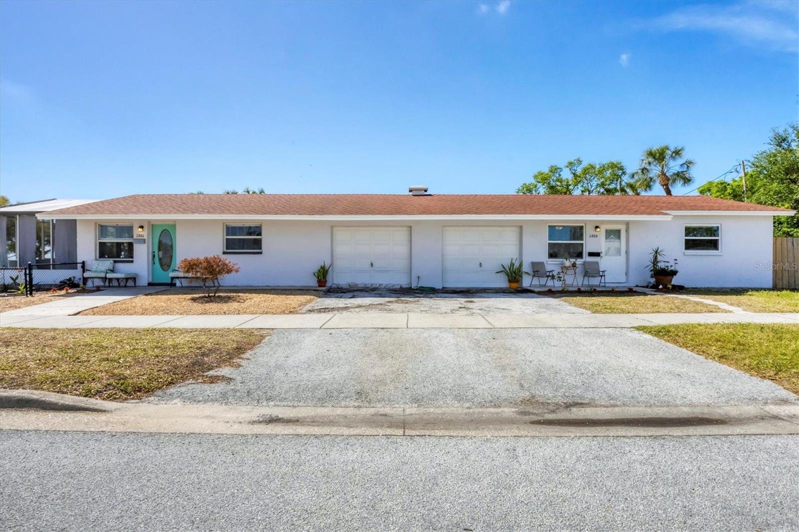 1501 BEACH DR SE