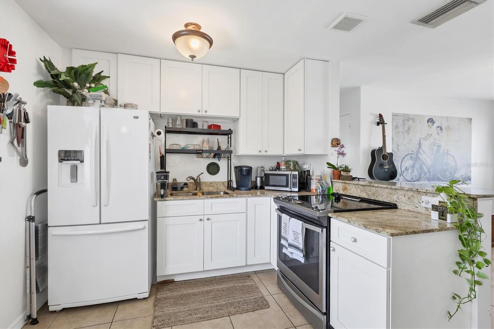 1501 BEACH DR SE