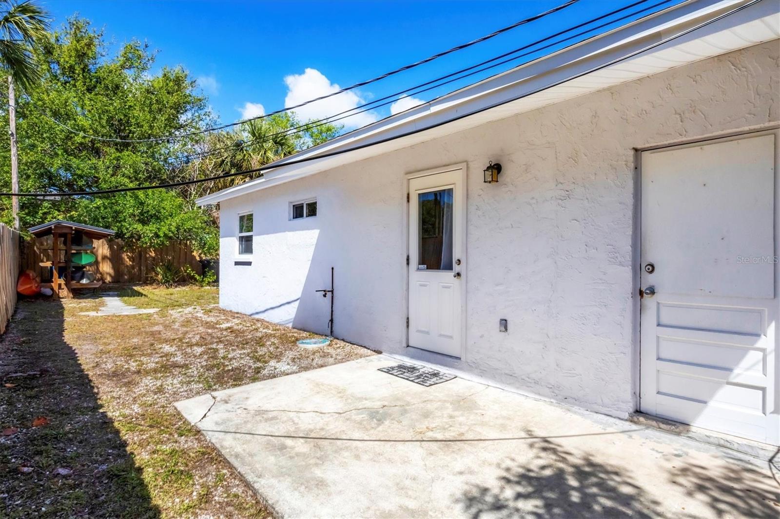 1501 BEACH DR SE