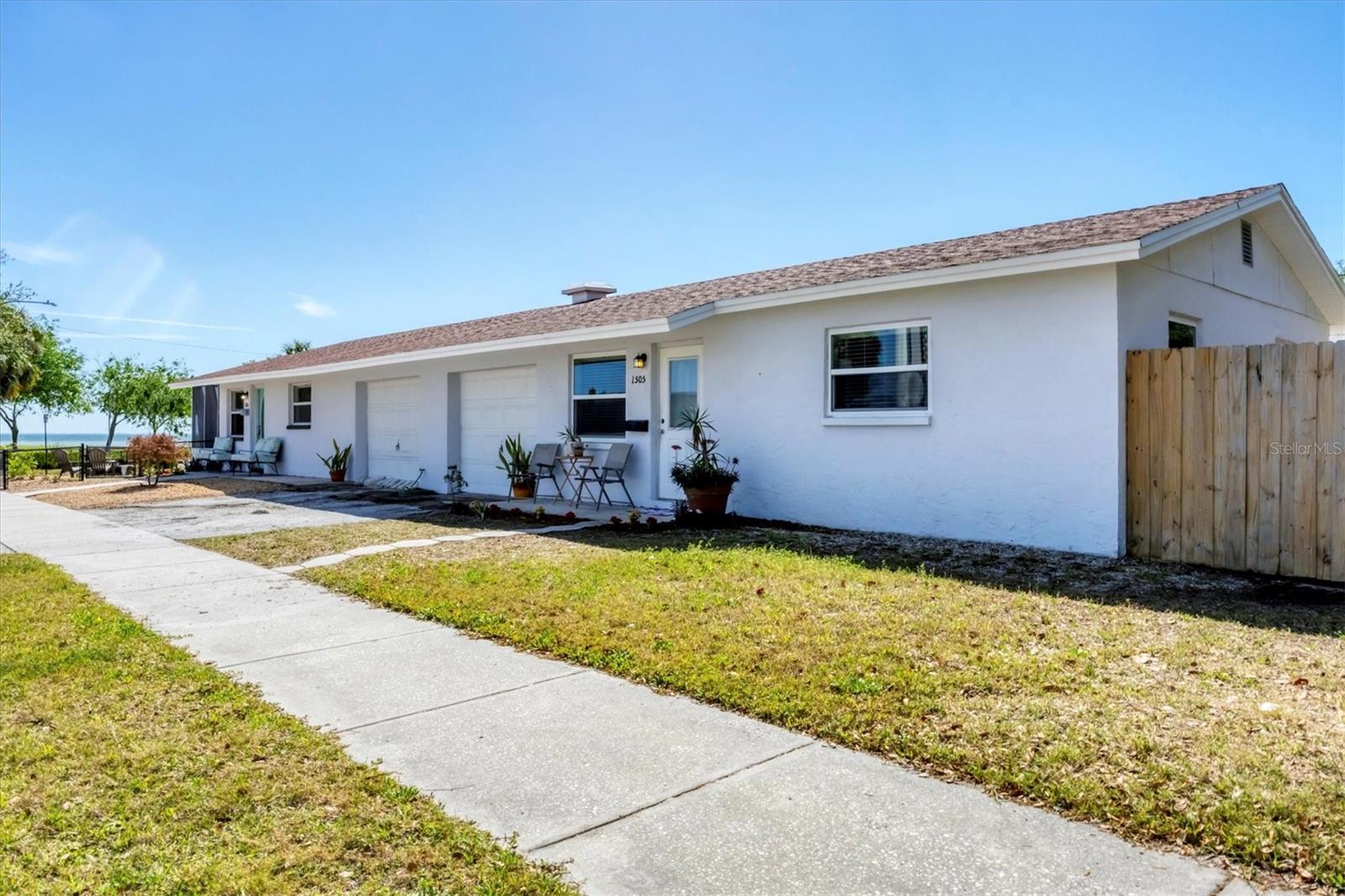 1501 BEACH DR SE