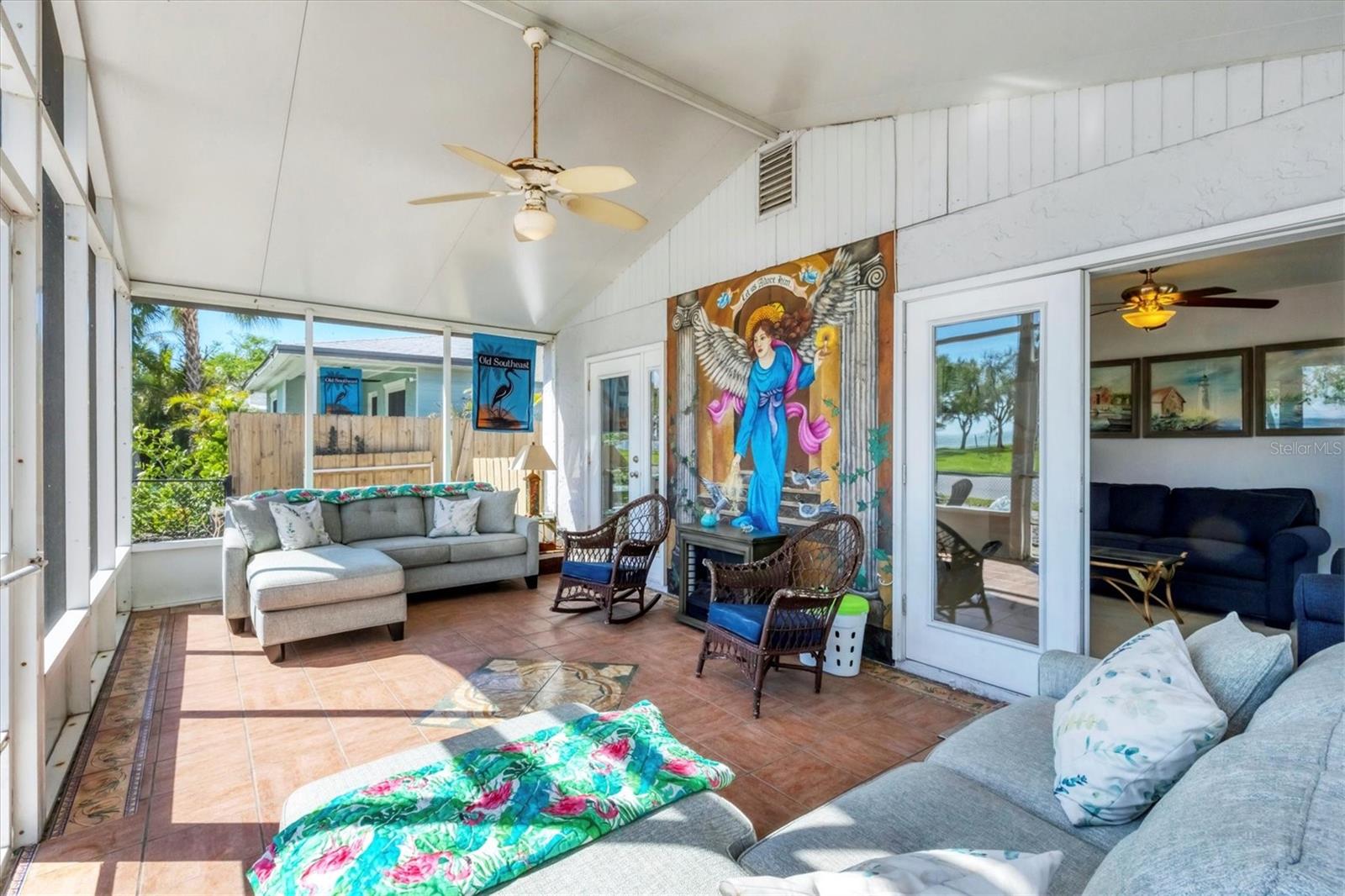 1501 BEACH DR SE