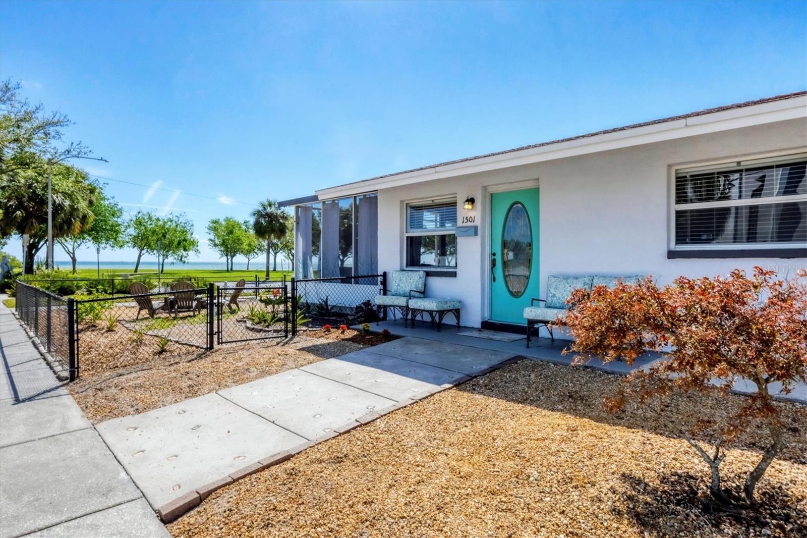 1501 BEACH DR SE