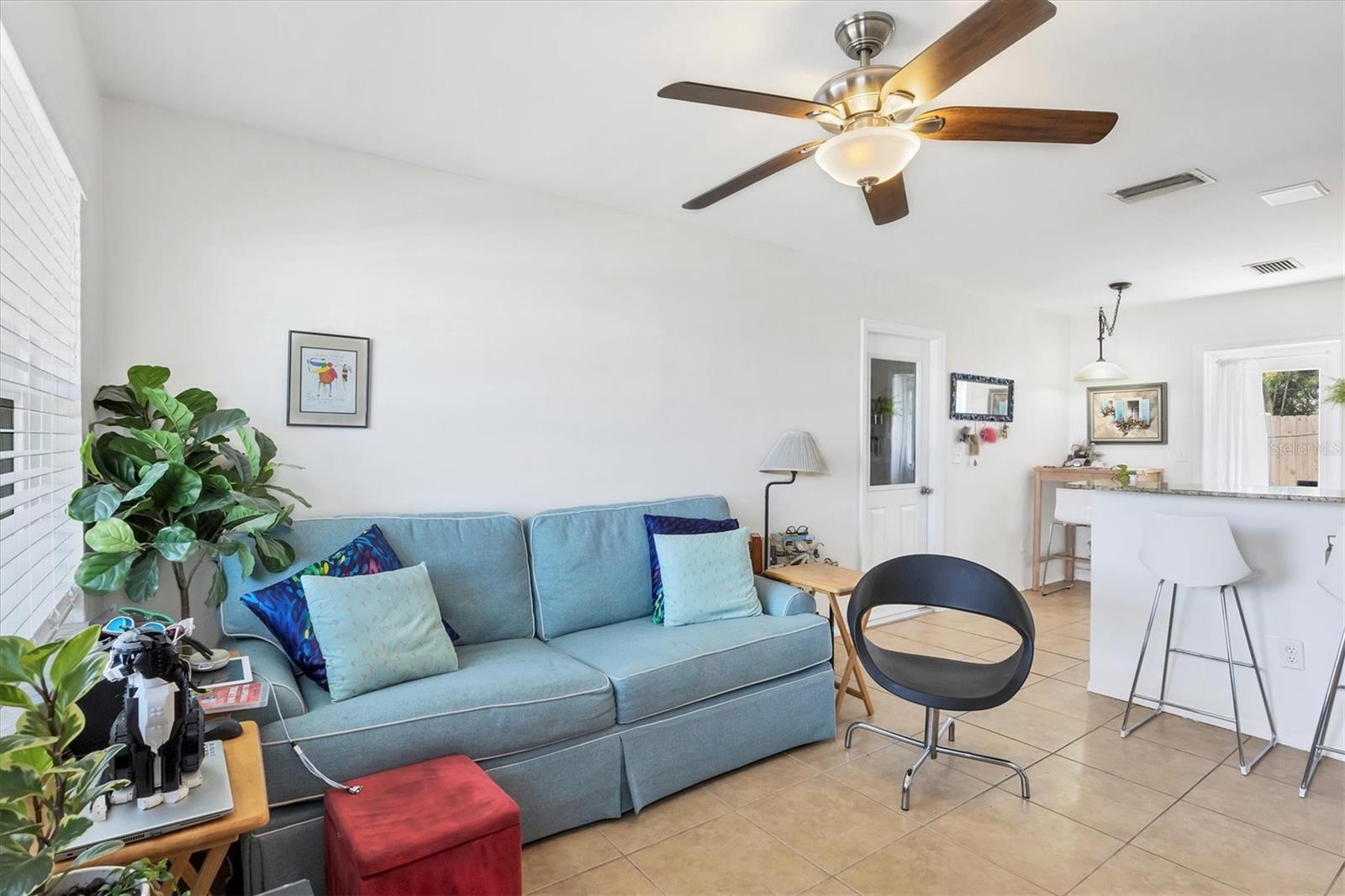 1501 BEACH DR SE