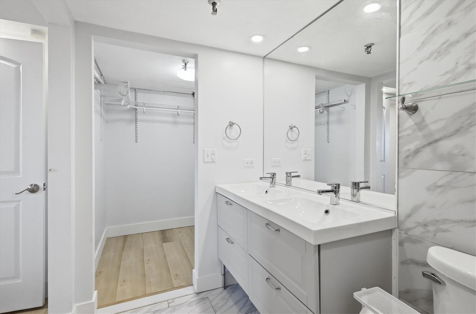 7430 SUNSHINE SKYWAY LN S #201