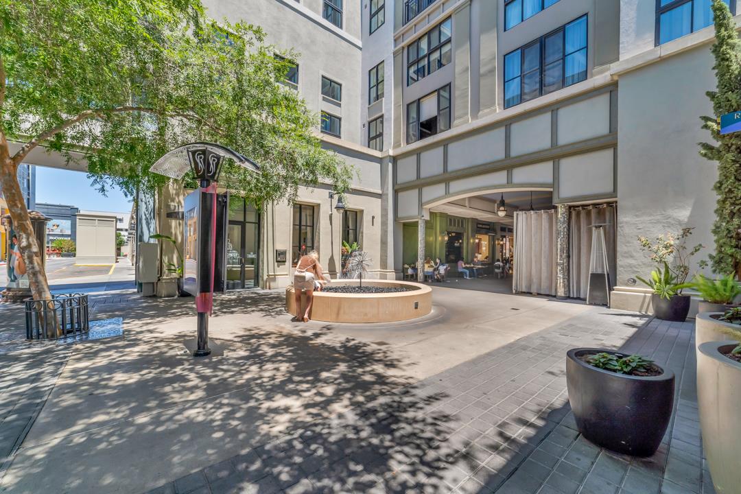 333 Santana ROW 207