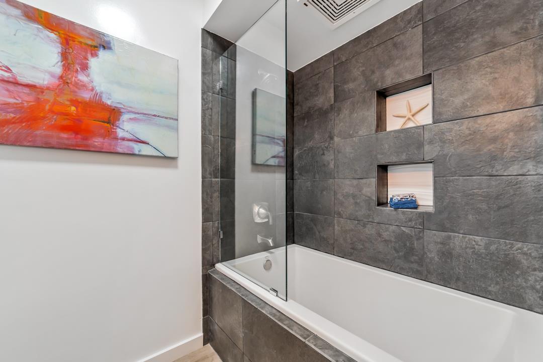 333 Santana ROW 207