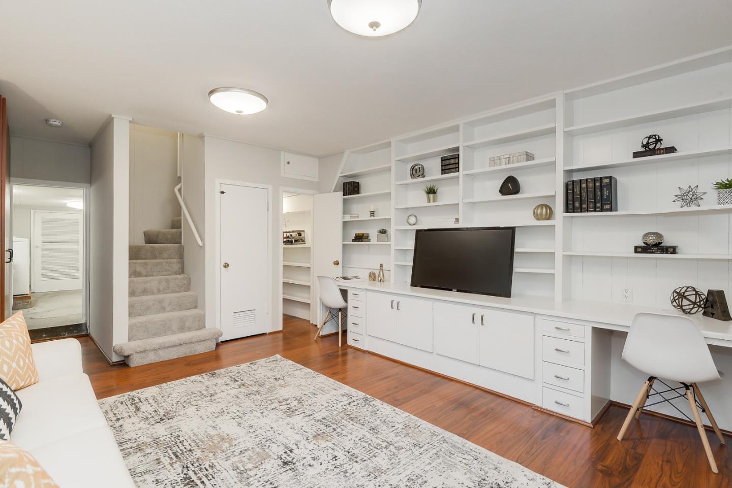 671 Wellington DR