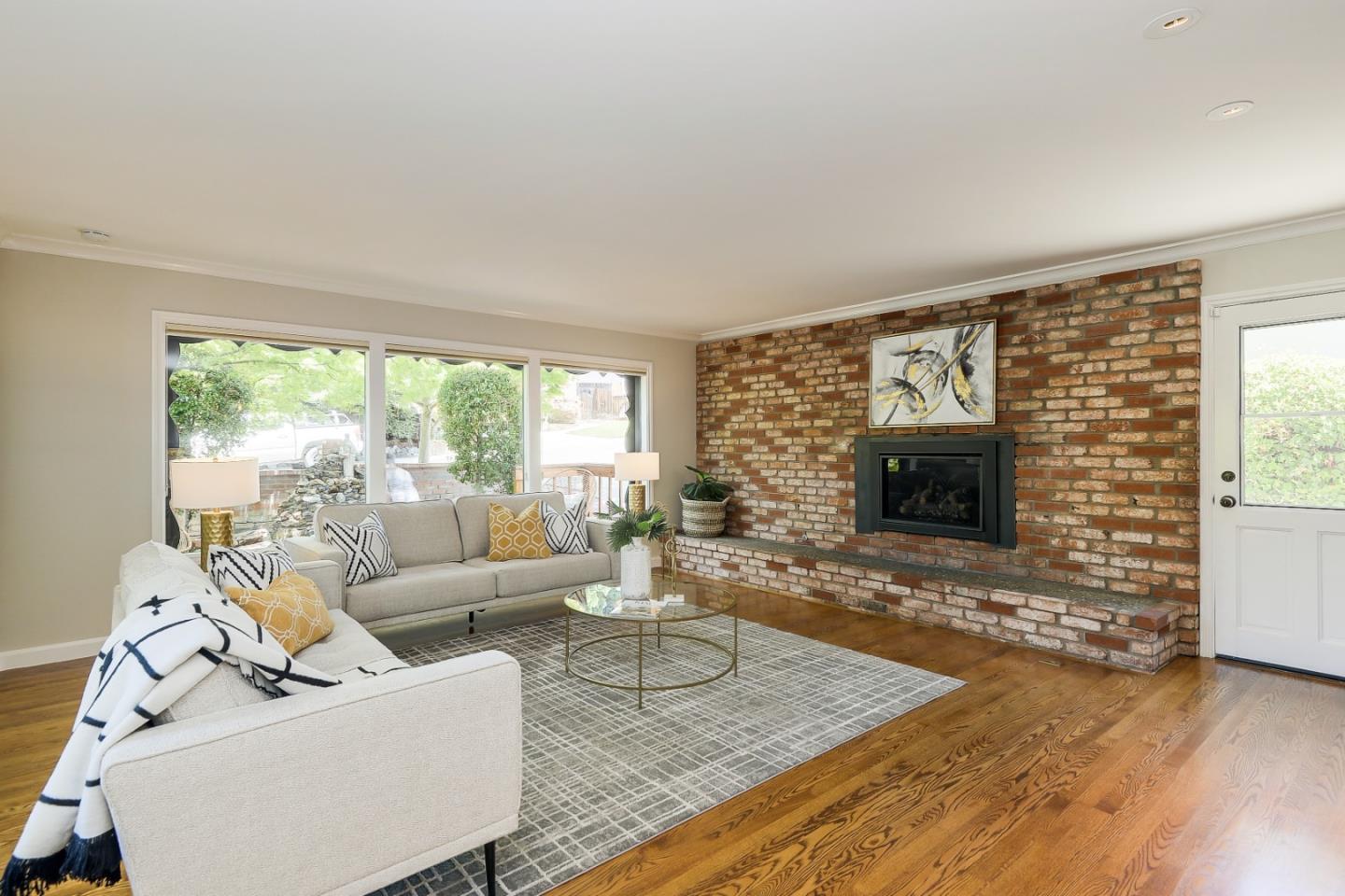 671 Wellington DR