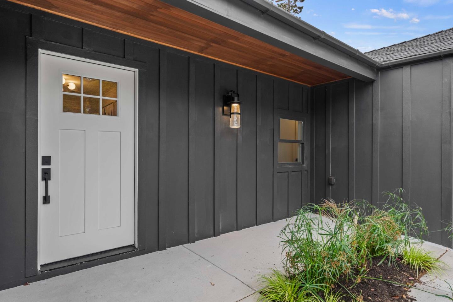 945 Sunset DR