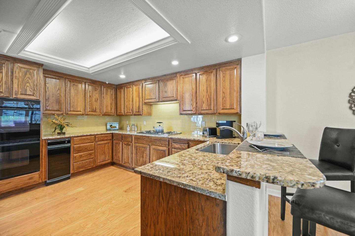 1 Iris LN