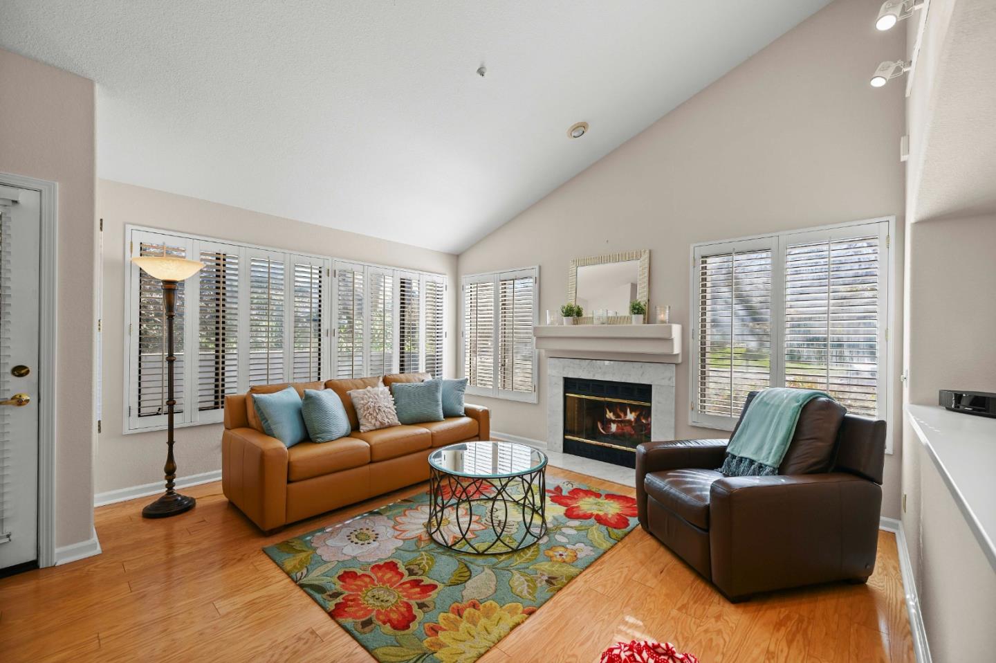 1 Iris LN