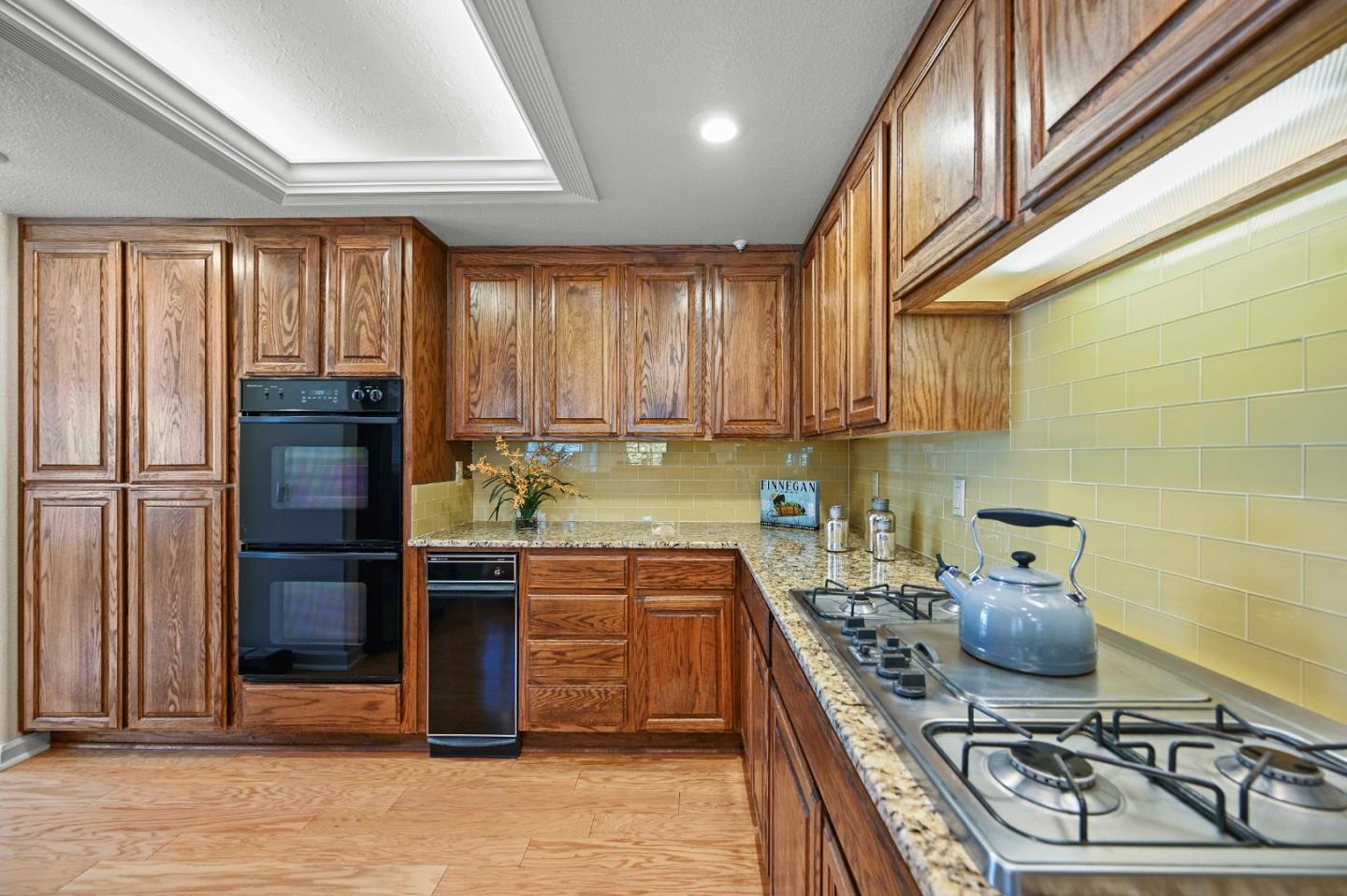 1 Iris LN