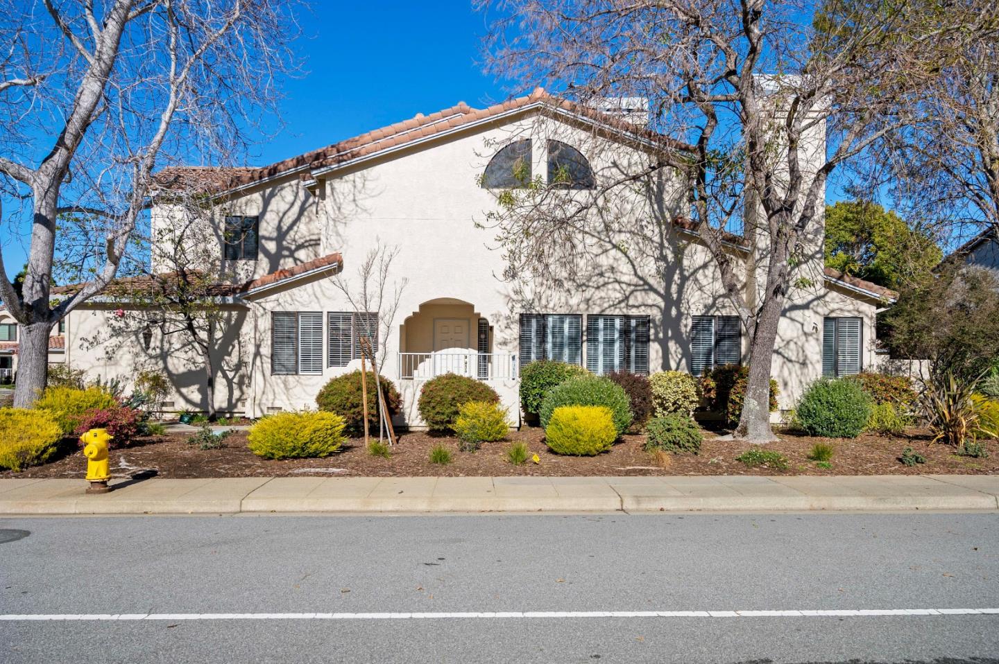 1 Iris LN