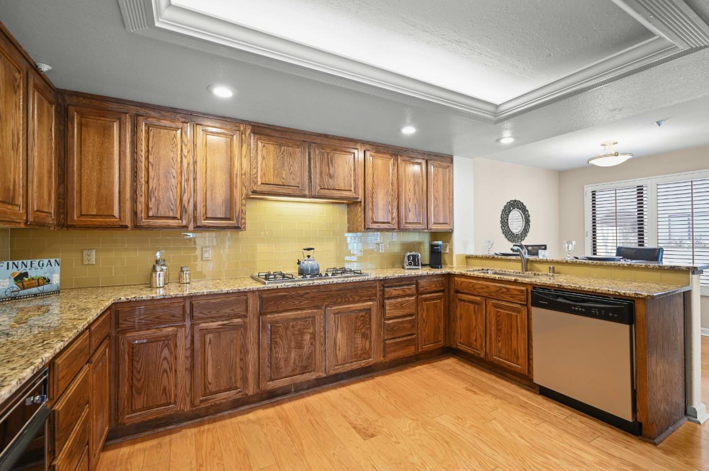 1 Iris LN