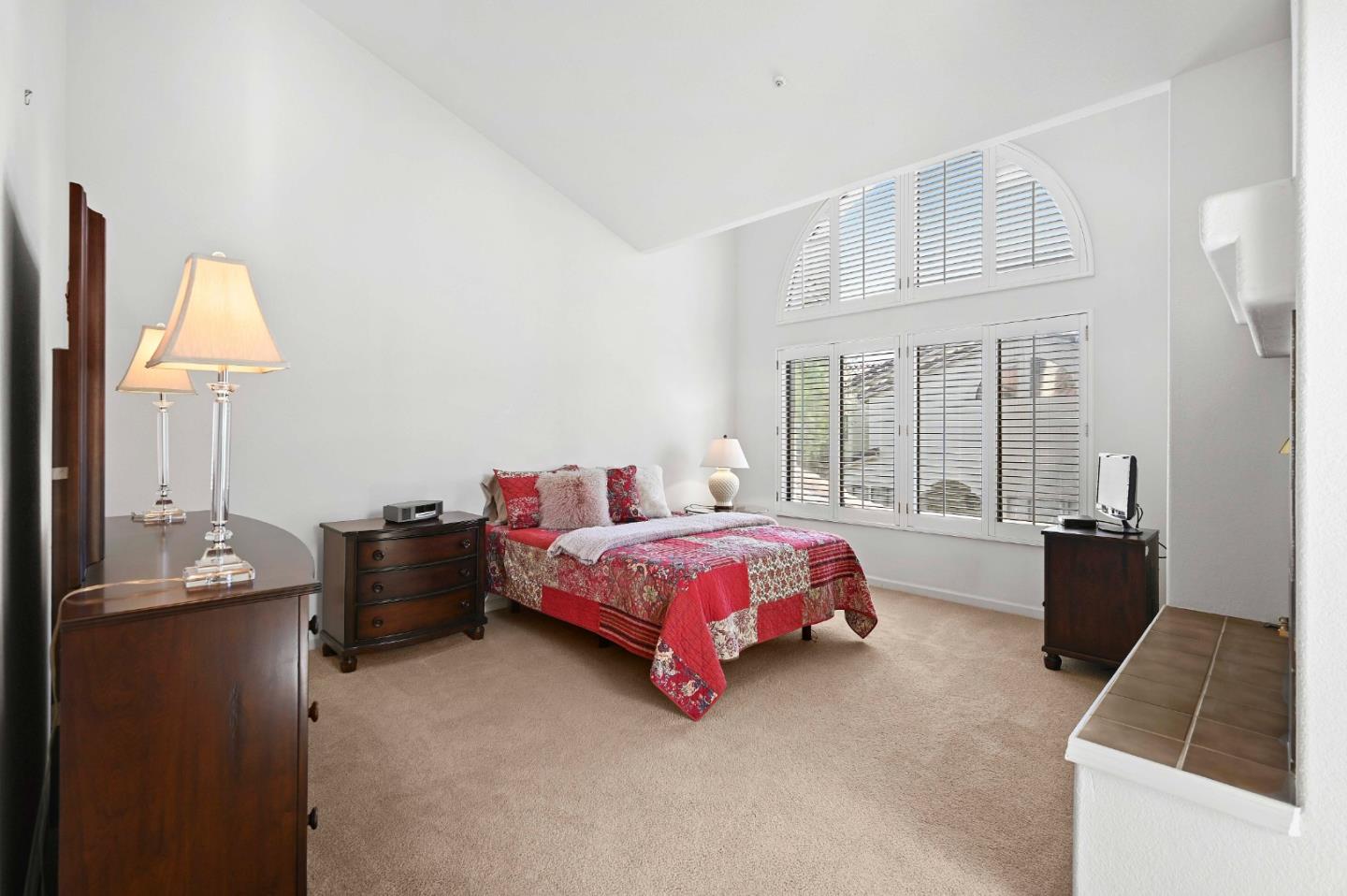 1 Iris LN