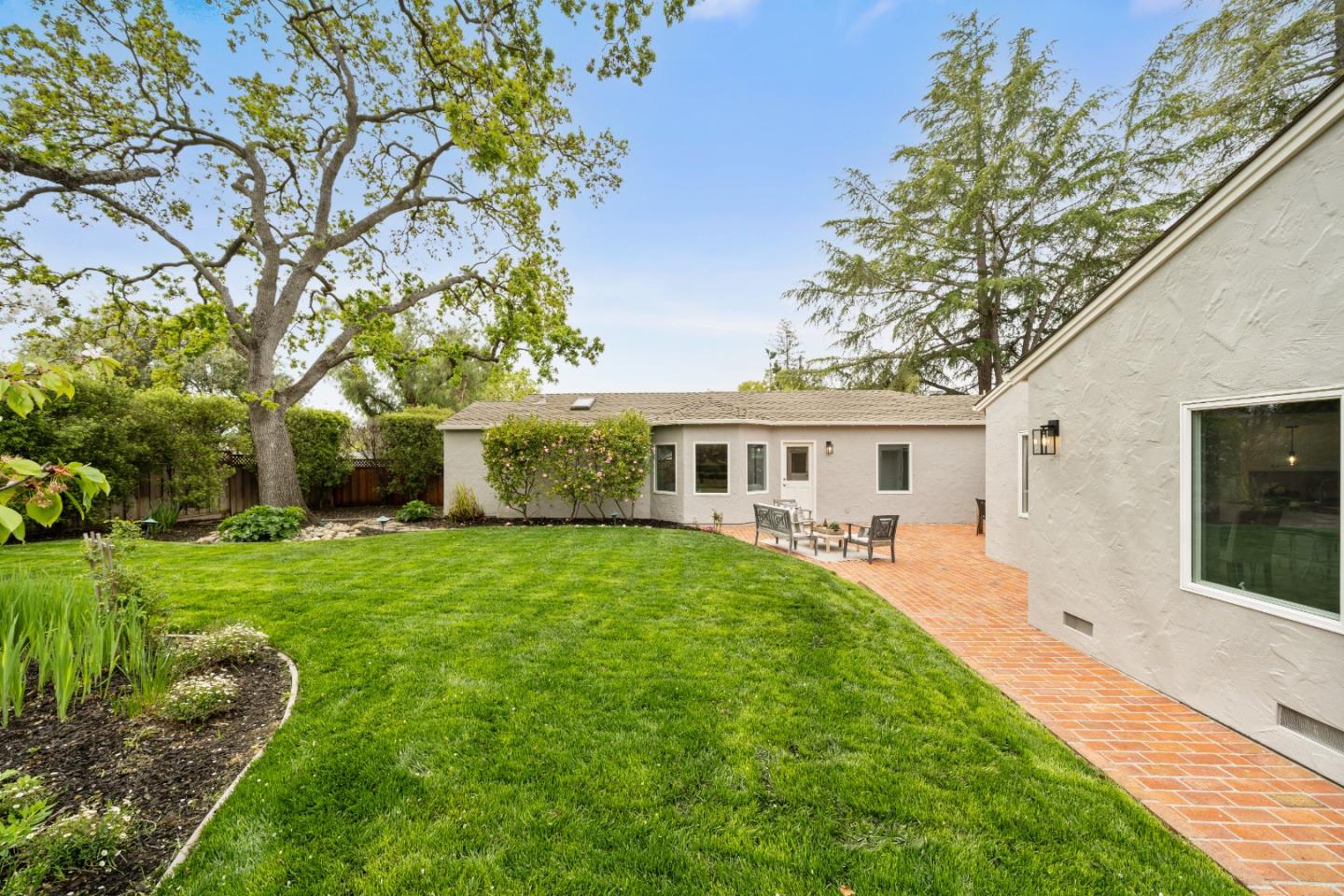 2515 Brewster AVE