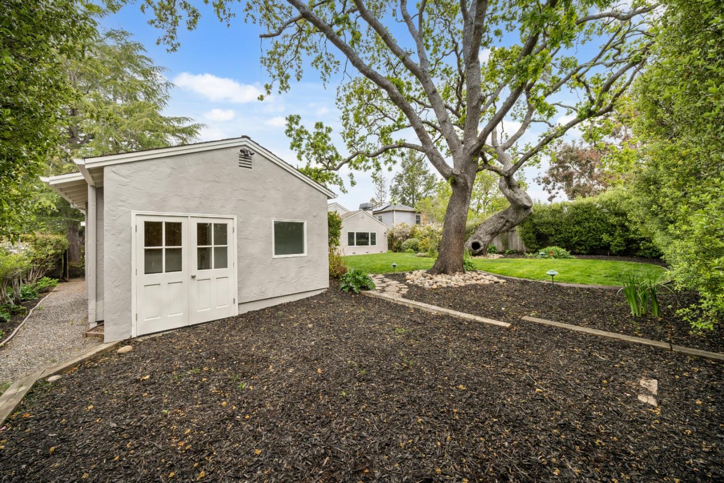 2515 Brewster AVE