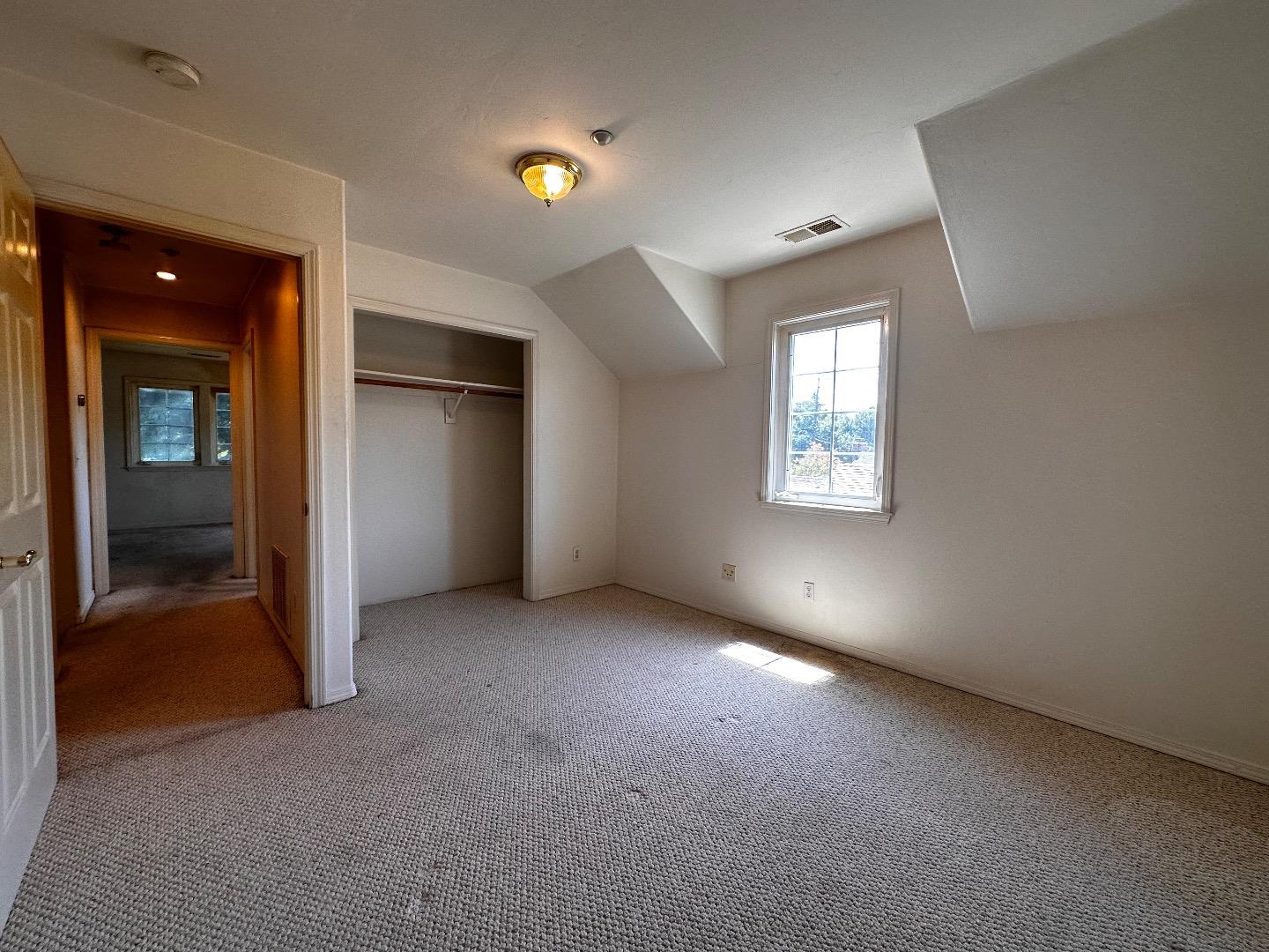 1254 W Selby LN
