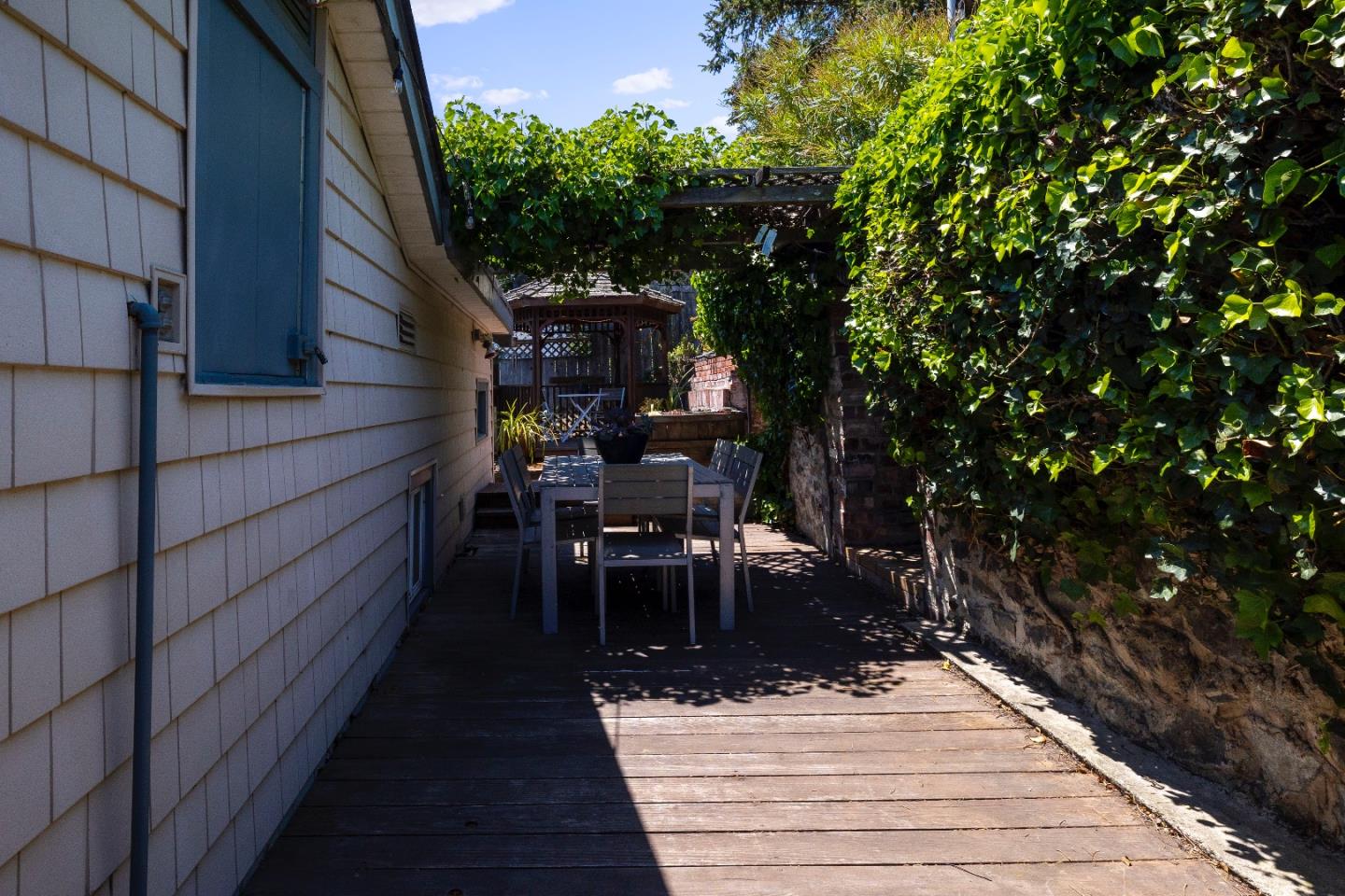 124 Solano ST