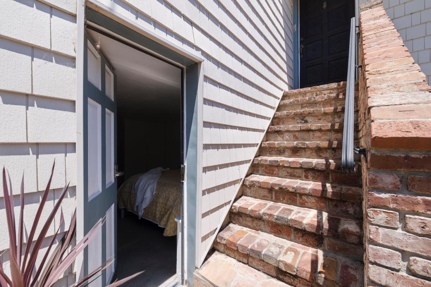 124 Solano ST