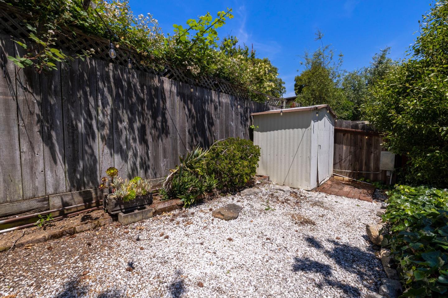 124 Solano ST